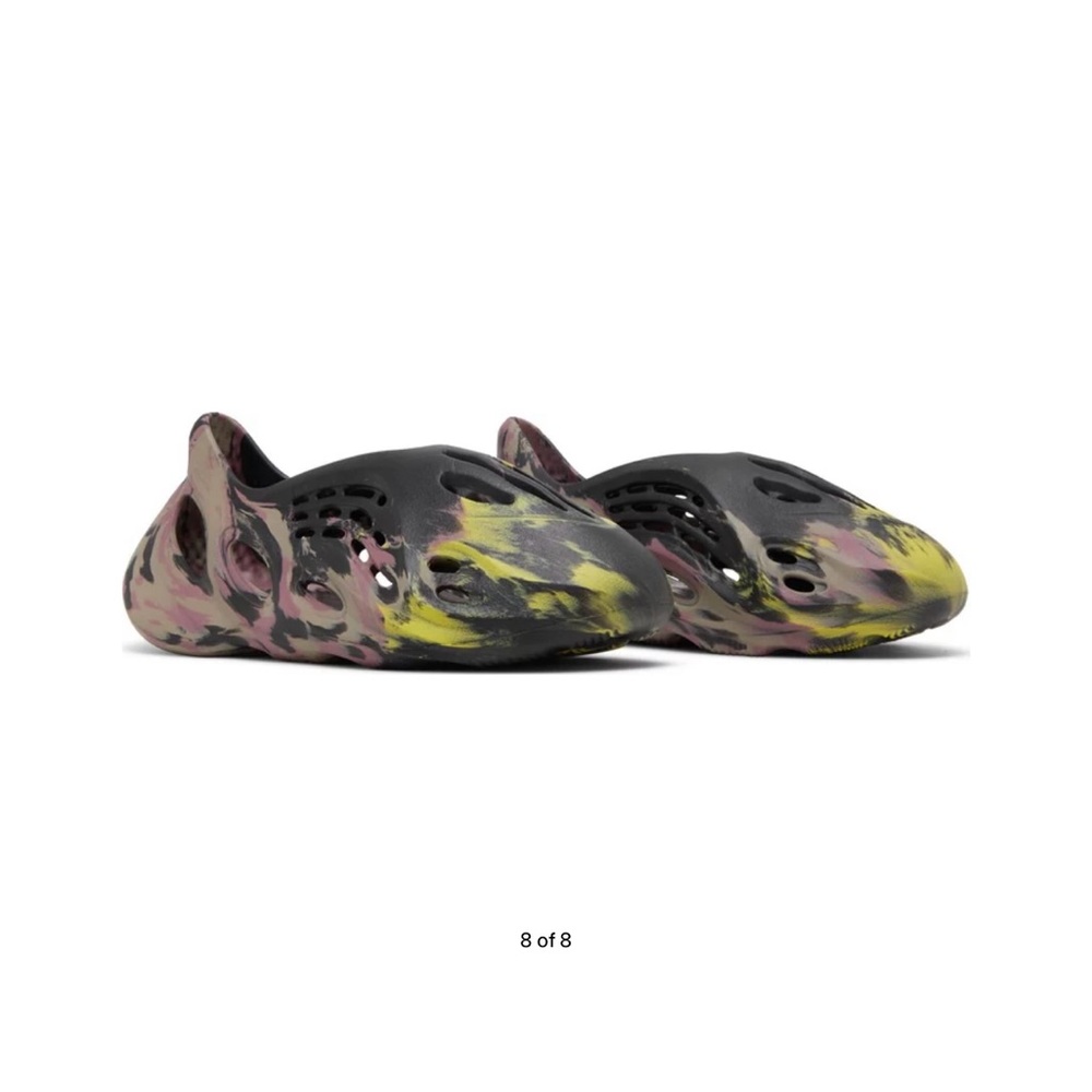 2022 Yeezy foam runners brand new